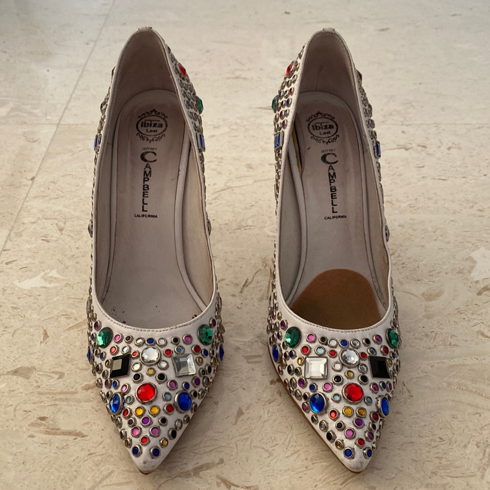 So fashion heels. Very elegant.